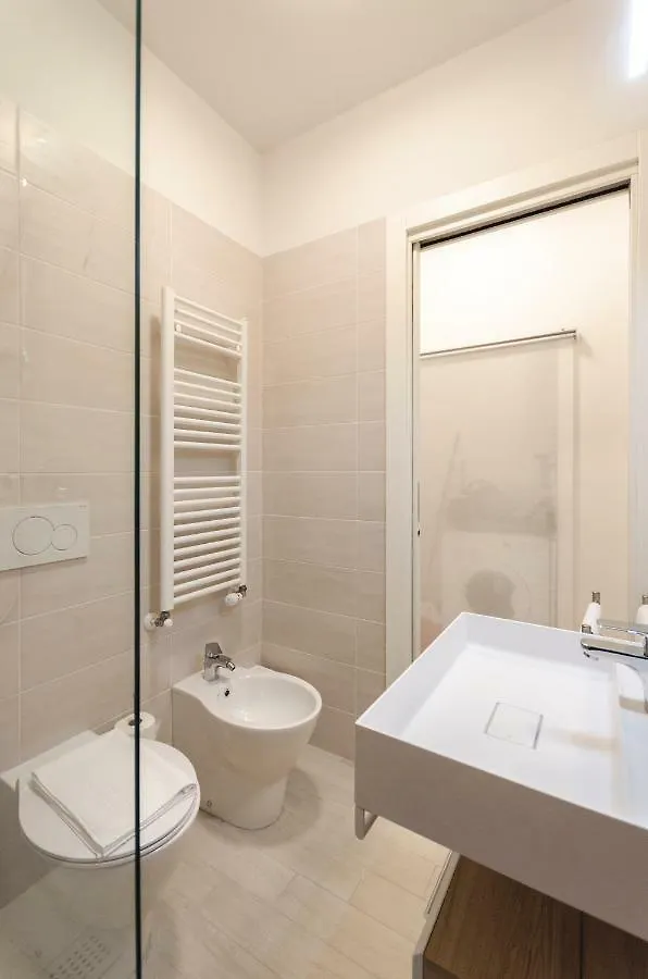 Apartment Le Torri Suite, Davanzale Vista Due Torri Bologna Italy