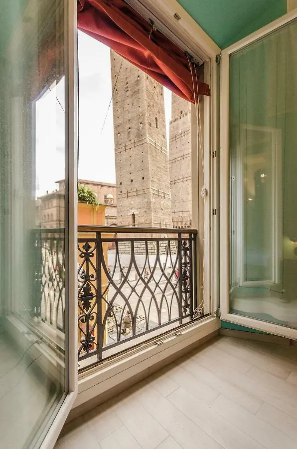 Le Torri Suite, Davanzale Vista Due Torri Boloňa Apartmán